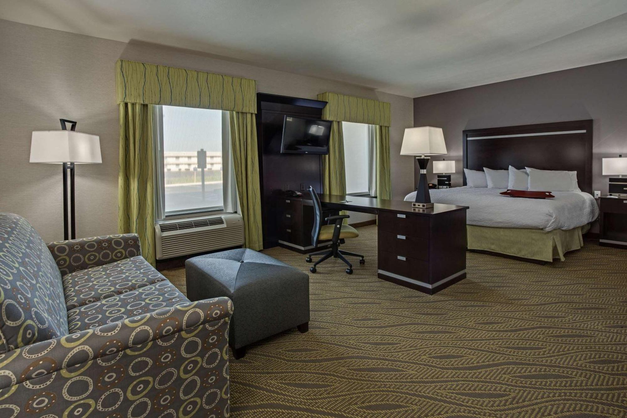 Hampton Inn & Suites - Елирия Екстериор снимка